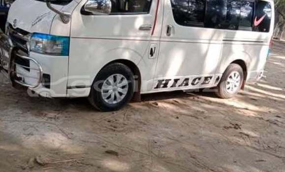 Buy Used 2006 Toyota Hiace in Dhaka, Dhaka Buy Used 2006 Toyota Hiace in Dhaka, Dhaka