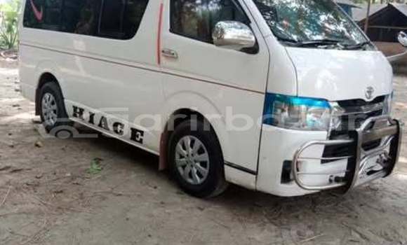Buy Used 2006 Toyota Hiace in Dhaka, Dhaka Buy Used 2006 Toyota Hiace in Dhaka, Dhaka
