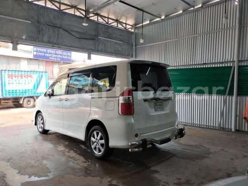 Big with watermark toyota noah dhaka dhaka 39672