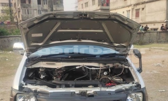 Buy Used 2006 Toyota Noah in Dhaka, Dhaka Buy Used 2006 Toyota Noah in Dhaka, Dhaka