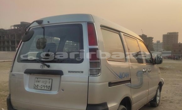 Buy Used 2006 Toyota Noah in Dhaka, Dhaka Buy Used 2006 Toyota Noah in Dhaka, Dhaka
