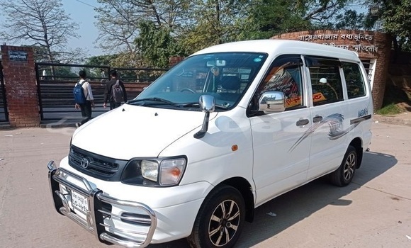 Buy Used 2006 Toyota Noah in Dhaka, Dhaka Buy Used 2006 Toyota Noah in Dhaka, Dhaka