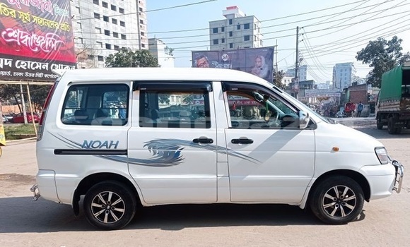 Buy Used 2006 Toyota Noah in Dhaka, Dhaka Buy Used 2006 Toyota Noah in Dhaka, Dhaka