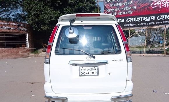 Buy Used 2006 Toyota Noah in Dhaka, Dhaka Buy Used 2006 Toyota Noah in Dhaka, Dhaka