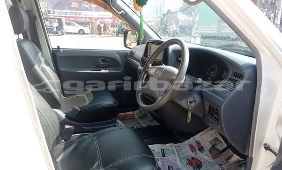Buy Used 2006 Toyota Noah in Dhaka, Dhaka Buy Used 2006 Toyota Noah in Dhaka, Dhaka