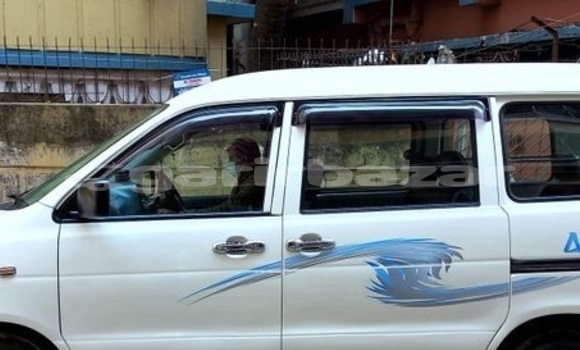 Buy Used 2006 Toyota Noah in Dhaka, Dhaka Buy Used 2006 Toyota Noah in Dhaka, Dhaka