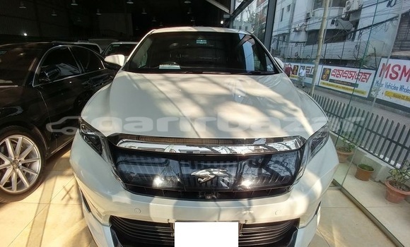 Buy Used 2016 Toyota Harrier in Dhaka, Dhaka Buy Used 2016 Toyota Harrier in Dhaka, Dhaka