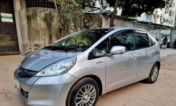 কেনা ব্যবহৃত Honda FIT Silver গাড়ী মধ্যে ঢাকা মধ্যে Dhaka কেনা ব্যবহৃত Honda FIT Silver গাড়ী মধ্যে ঢাকা মধ্যে Dhaka