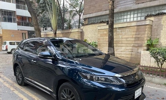 Buy Used 2017 Toyota Harrier in Dhaka, Dhaka Buy Used 2017 Toyota Harrier in Dhaka, Dhaka