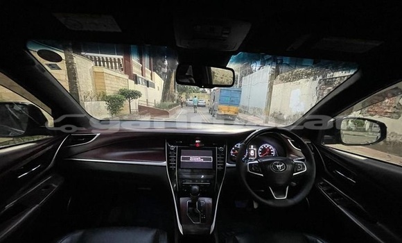 Buy Used 2017 Toyota Harrier in Dhaka, Dhaka Buy Used 2017 Toyota Harrier in Dhaka, Dhaka