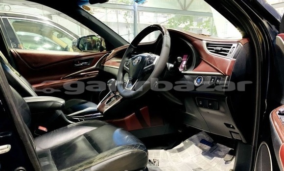 Buy Used 2017 Toyota Harrier in Dhaka, Dhaka Buy Used 2017 Toyota Harrier in Dhaka, Dhaka