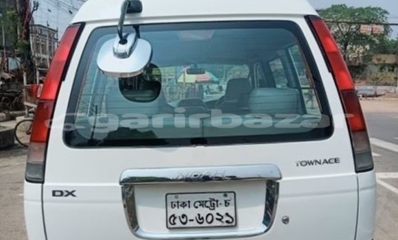 Buy Used 2006 Toyota Noah in Dhaka, Dhaka Buy Used 2006 Toyota Noah in Dhaka, Dhaka