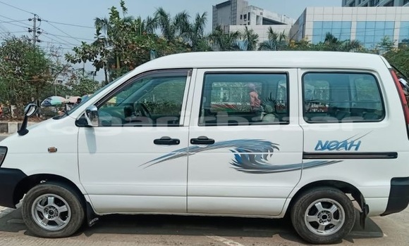 Buy Used 2006 Toyota Noah in Dhaka, Dhaka Buy Used 2006 Toyota Noah in Dhaka, Dhaka