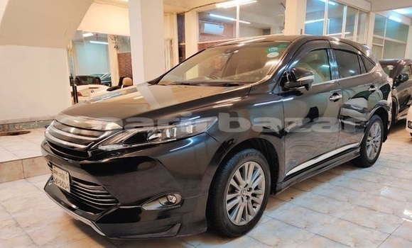 Buy Used 2014 Toyota Harrier in Dhaka, Dhaka Buy Used 2014 Toyota Harrier in Dhaka, Dhaka