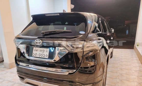 Buy Used 2014 Toyota Harrier in Dhaka, Dhaka Buy Used 2014 Toyota Harrier in Dhaka, Dhaka