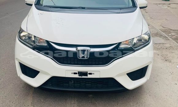 কেনা আমদানি Honda Fit White গাড়ী মধ্যে ঢাকা মধ্যে Dhaka কেনা আমদানি Honda Fit White গাড়ী মধ্যে ঢাকা মধ্যে Dhaka