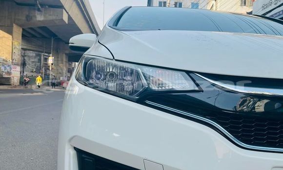 কেনা আমদানি Honda Fit White গাড়ী মধ্যে ঢাকা মধ্যে Dhaka কেনা আমদানি Honda Fit White গাড়ী মধ্যে ঢাকা মধ্যে Dhaka