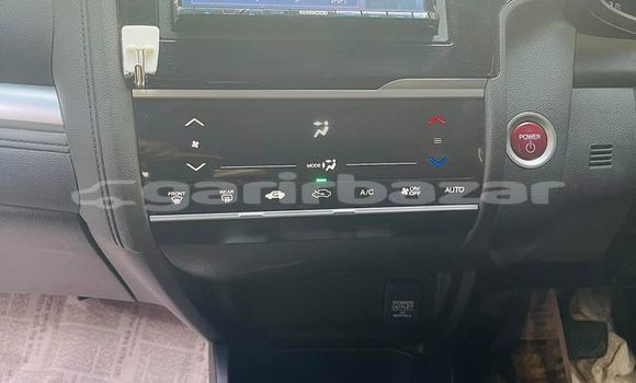 কেনা আমদানি Honda Fit White গাড়ী মধ্যে ঢাকা মধ্যে Dhaka কেনা আমদানি Honda Fit White গাড়ী মধ্যে ঢাকা মধ্যে Dhaka