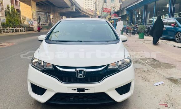 কেনা আমদানি Honda Fit White গাড়ী মধ্যে ঢাকা মধ্যে Dhaka কেনা আমদানি Honda Fit White গাড়ী মধ্যে ঢাকা মধ্যে Dhaka