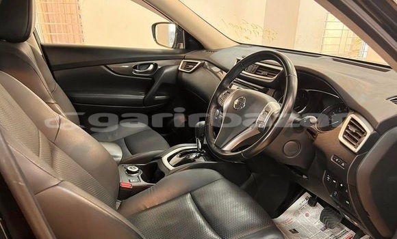 Buy Import 2016 Nissan X-Trail in Dhaka, Dhaka Buy Import 2016 Nissan X-Trail in Dhaka, Dhaka