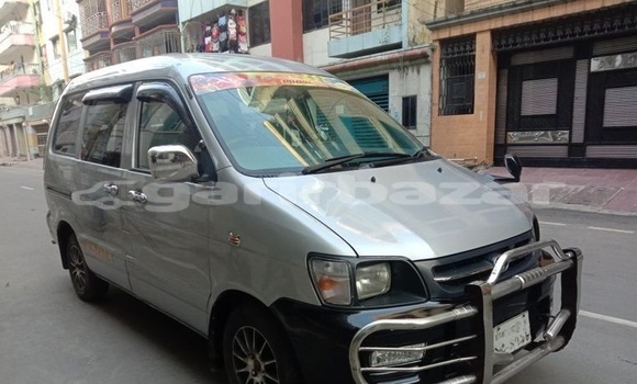 Buy Used 2005 Toyota Noah in Dhaka, Dhaka Buy Used 2005 Toyota Noah in Dhaka, Dhaka