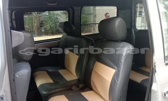 Buy Used 2005 Toyota Noah in Dhaka, Dhaka Buy Used 2005 Toyota Noah in Dhaka, Dhaka