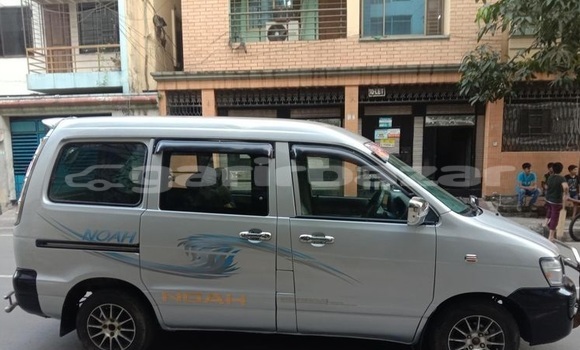 Buy Used 2005 Toyota Noah in Dhaka, Dhaka Buy Used 2005 Toyota Noah in Dhaka, Dhaka