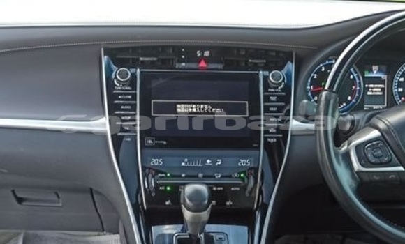 Buy Used 2016 Toyota Harrier in Dhaka, Dhaka Buy Used 2016 Toyota Harrier in Dhaka, Dhaka