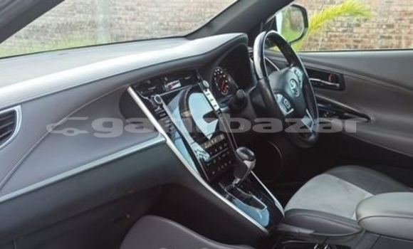 Buy Used 2016 Toyota Harrier in Dhaka, Dhaka Buy Used 2016 Toyota Harrier in Dhaka, Dhaka