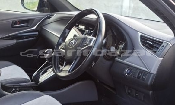 Buy Used 2016 Toyota Harrier in Dhaka, Dhaka Buy Used 2016 Toyota Harrier in Dhaka, Dhaka