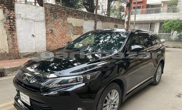 Buy Used 2017 Toyota Harrier in Dhaka, Dhaka Buy Used 2017 Toyota Harrier in Dhaka, Dhaka