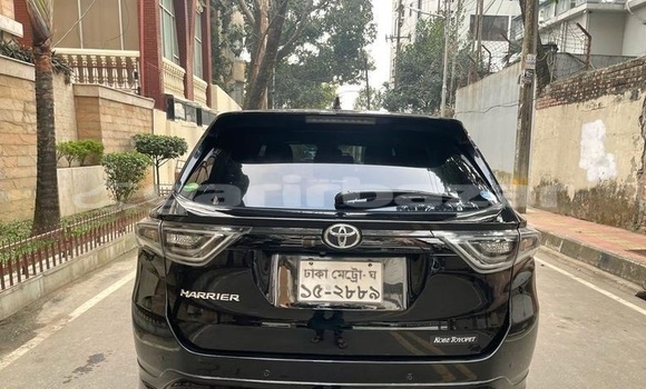 Buy Used 2017 Toyota Harrier in Dhaka, Dhaka Buy Used 2017 Toyota Harrier in Dhaka, Dhaka