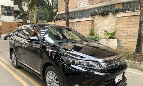 Buy Used 2017 Toyota Harrier in Dhaka, Dhaka Buy Used 2017 Toyota Harrier in Dhaka, Dhaka