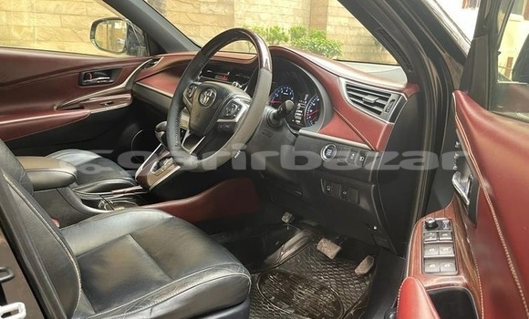 Buy Used 2017 Toyota Harrier in Dhaka, Dhaka Buy Used 2017 Toyota Harrier in Dhaka, Dhaka
