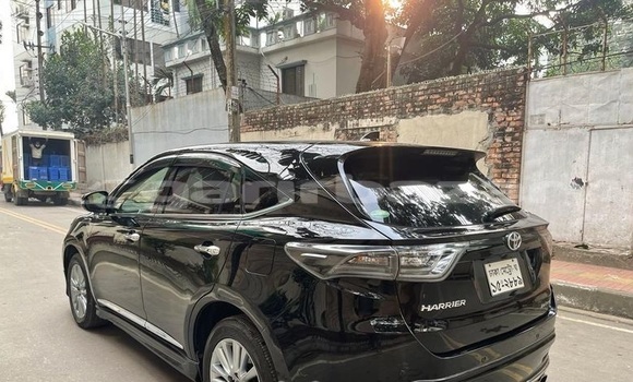 Buy Used 2017 Toyota Harrier in Dhaka, Dhaka Buy Used 2017 Toyota Harrier in Dhaka, Dhaka