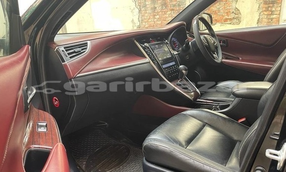 Buy Used 2017 Toyota Harrier in Dhaka, Dhaka Buy Used 2017 Toyota Harrier in Dhaka, Dhaka