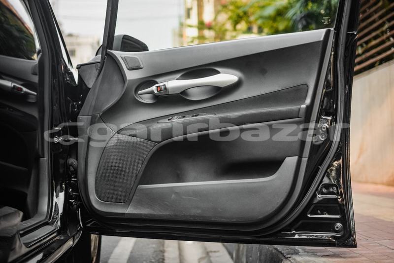 Big with watermark toyota auris dhaka dhaka 4685