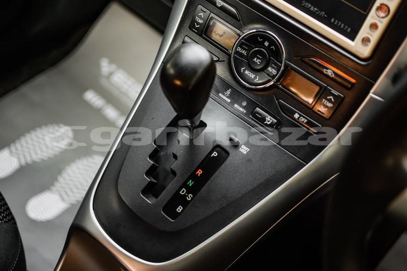 Big with watermark toyota auris dhaka dhaka 4685