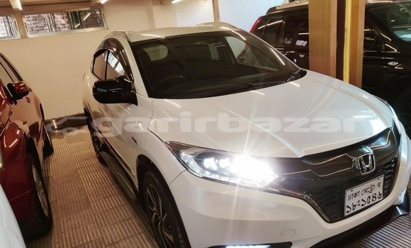 Buy Used 2016 Honda Vezel in Dhaka, Dhaka Buy Used 2016 Honda Vezel in Dhaka, Dhaka