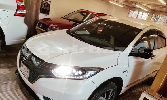 Buy Used 2016 Honda Vezel in Dhaka, Dhaka Buy Used 2016 Honda Vezel in Dhaka, Dhaka