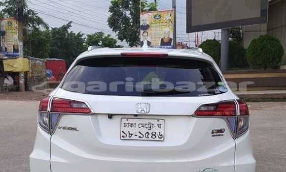 Buy Used 2016 Honda Vezel in Dhaka, Dhaka Buy Used 2016 Honda Vezel in Dhaka, Dhaka