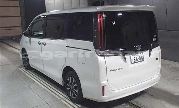 কেনা আমদানি Toyota Esquire White গাড়ী মধ্যে ঢাকা মধ্যে Dhaka কেনা আমদানি Toyota Esquire White গাড়ী মধ্যে ঢাকা মধ্যে Dhaka