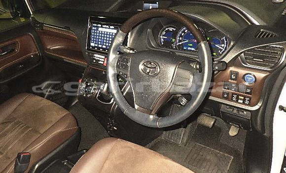 কেনা আমদানি Toyota Esquire White গাড়ী মধ্যে ঢাকা মধ্যে Dhaka কেনা আমদানি Toyota Esquire White গাড়ী মধ্যে ঢাকা মধ্যে Dhaka