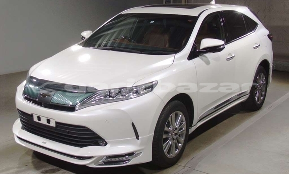 Buy Import 2018 Toyota Harrier in Dhaka, Dhaka Buy Import 2018 Toyota Harrier in Dhaka, Dhaka