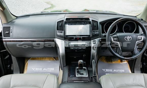 Buy Used Toyota Land Cruiser in Dhaka, Dhaka Buy Used Toyota Land Cruiser in Dhaka, Dhaka