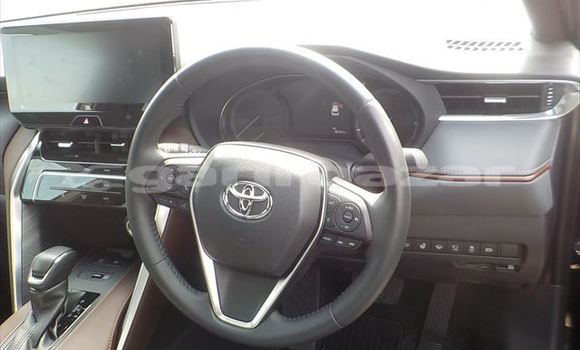 Buy Used 2021 Toyota Harrier in Dhaka, Dhaka Buy Used 2021 Toyota Harrier in Dhaka, Dhaka