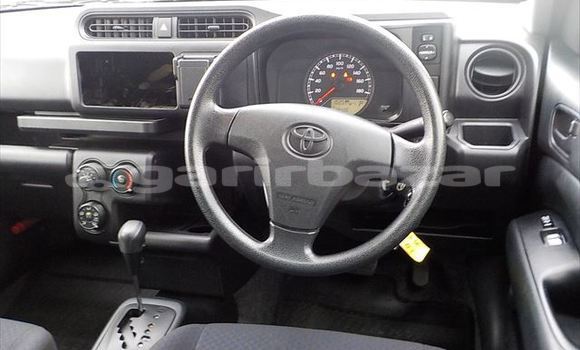 Buy Used 2017 Toyota Probox in Dhaka, Dhaka Buy Used 2017 Toyota Probox in Dhaka, Dhaka