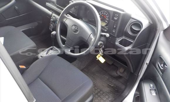 Buy Used 2017 Toyota Probox in Dhaka, Dhaka Buy Used 2017 Toyota Probox in Dhaka, Dhaka