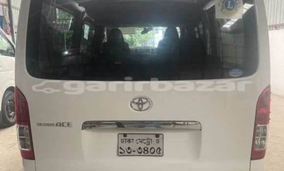 Buy Used 2006 Toyota Hiace in Dhaka, Dhaka Buy Used 2006 Toyota Hiace in Dhaka, Dhaka