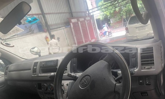 Buy Used 2006 Toyota Hiace in Dhaka, Dhaka Buy Used 2006 Toyota Hiace in Dhaka, Dhaka